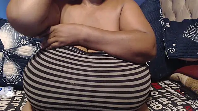 Snapshot of CUTEFIRMMELONSS chatting on April 5, 2026, 6:32 am CUTEFIRMMELONSS online show from April 5, 2026, 6:32 am