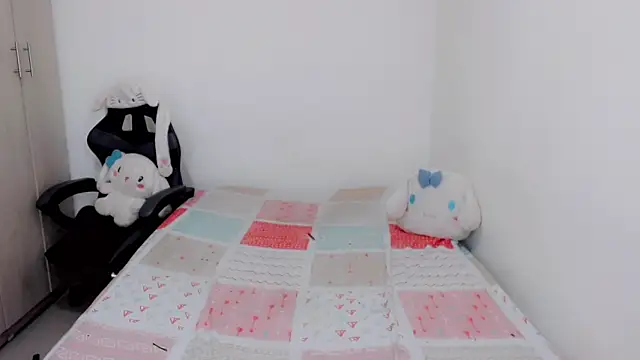 Youlittlepervertt  online show from October 14, 2025, 4:13 am