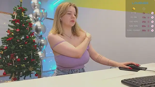 Snapshot of LovlyBambi chatting on December 29, 2024, 7:43 pm LovlyBambi online show from December 29, 2024, 7:43 pm