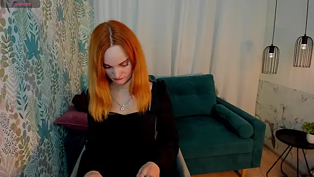 Snapshot of SaraSubtlety chatting on November 16, 2025, 1:28 pm SaraSubtlety online show from November 16, 2025, 1:28 pm