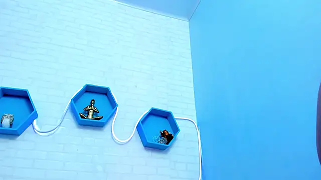 Helenn monroy1 online show from January 14, 2025, 5:45 pm