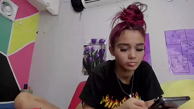 MarianaManzur online show from January 20, 2025, 11:32 pm