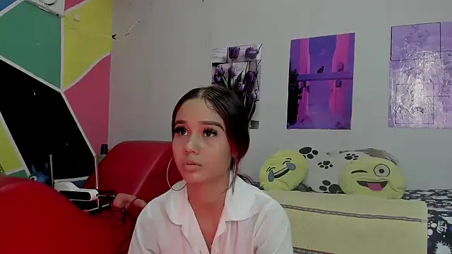 MarianaManzur online show from January 24, 2025, 1:47 pm