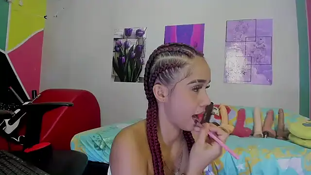 MarianaManzur online show from February 7, 2025, 8:20 pm