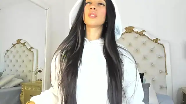 Snapshot of Valentina_Ross_ chatting on February 13, 2025, 12:21 pm Valentina Ross online show from February 13, 2025, 12:21 pm