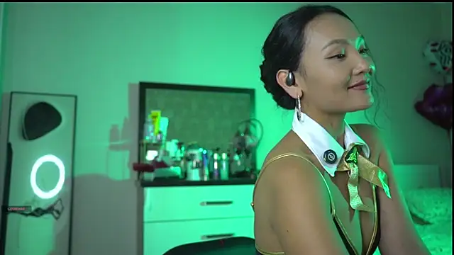 Snapshot of merca_8 chatting on November 25, 2025, 10:59 am merca 8 online show from November 25, 2025, 10:59 am