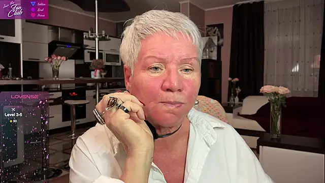 roxana brooks online show from March 6, 2025, 4:38 pm