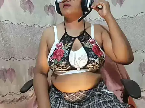 Snapshot of shani-akki chatting on October 31, 2025, 6:09 pm shani-akki online show from October 31, 2025, 6:09 pm