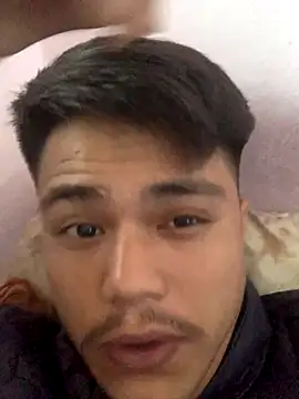 Snapshot of Hullax chatting on November 3, 2025, 2:02 am Hullax online show from November 3, 2025, 2:02 am