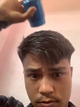 Snapshot of Hullax chatting on November 5, 2025, 9:31 am Hullax online show from November 5, 2025, 9:31 am