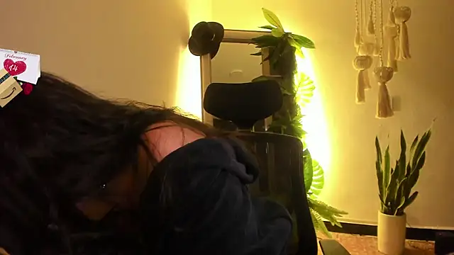 Snapshot of Mala_Bad chatting on February 9, 2025, 5:33 pm Mala Bad online show from February 9, 2025, 5:33 pm