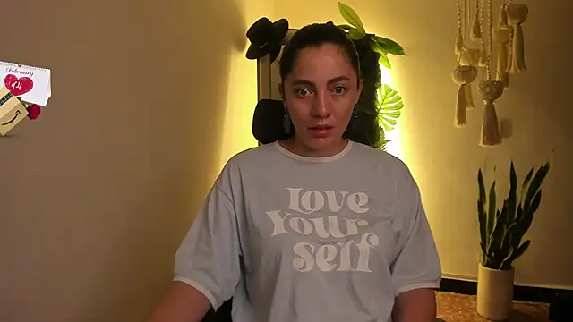 Snapshot of Mala_Bad chatting on February 10, 2025, 4:25 pm Mala Bad online show from February 10, 2025, 4:25 pm