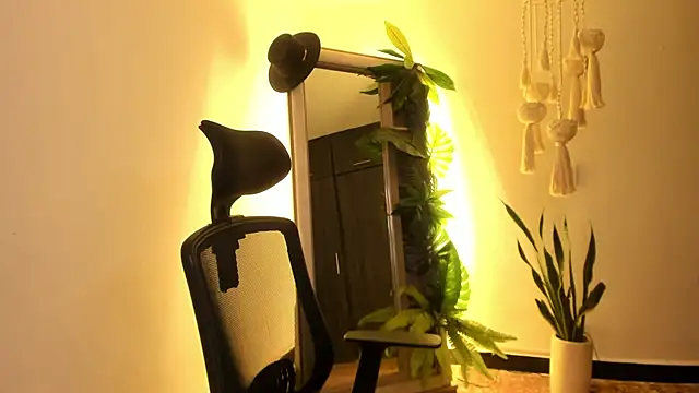 Snapshot of Mala_Bad chatting on March 20, 2025, 2:21 pm Mala Bad online show from March 20, 2025, 2:21 pm