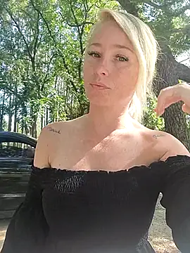 POPPY XO online show from July 21, 2026, 3:25 pm