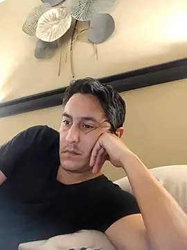 Snapshot of LuqenZo chatting on February 6, 2026, 11:46 am LuqenZo online show from February 6, 2026, 11:46 am