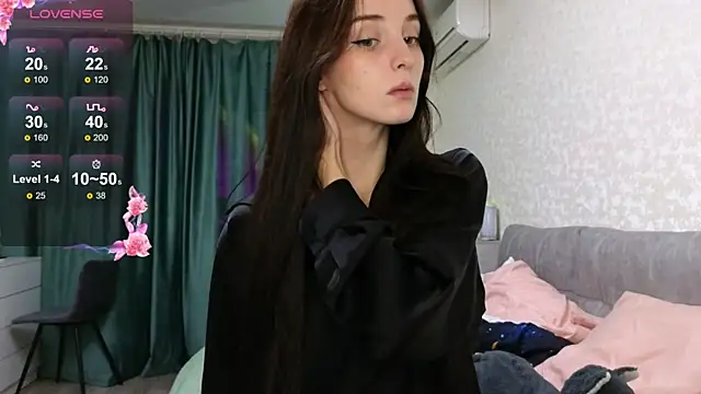 Snapshot of Silver_rains chatting on December 14, 2024, 11:56 pm Silver rains online show from December 14, 2024, 11:56 pm