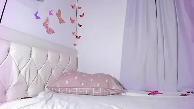 Snapshot of Stormeass chatting on February 12, 2026, 9:43 pm Stormeass online show from February 12, 2026, 9:43 pm