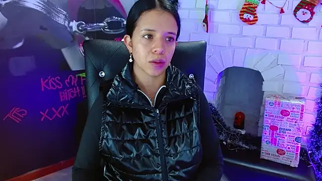 VALERY MEER online show from December 23, 2024, 11:57 am