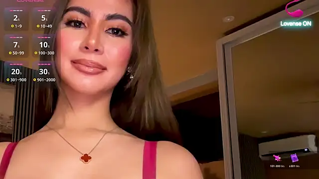 HeavenlyBlair online show from October 28, 2025, 3:21 am