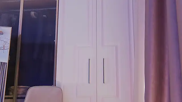 Snapshot of MilaDYstarlight chatting on March 7, 2025, 8:22 pm MilaDYstarlight online show from March 7, 2025, 8:22 pm