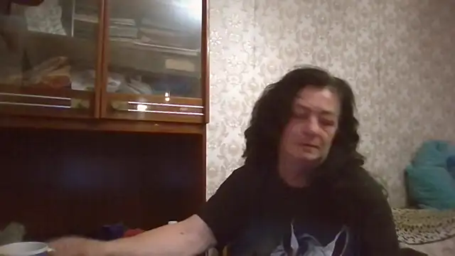 GypsiQueen2 online show from September 30, 2025, 7:19 pm