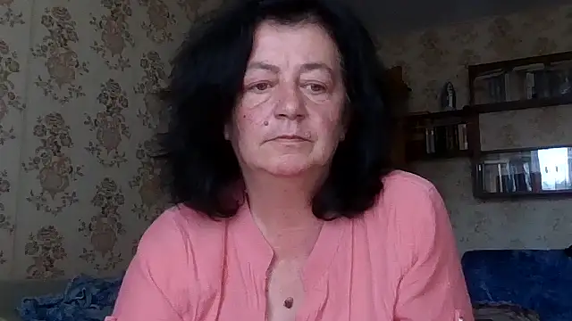 GypsiQueen2 online show from July 28, 2026, 2:13 pm