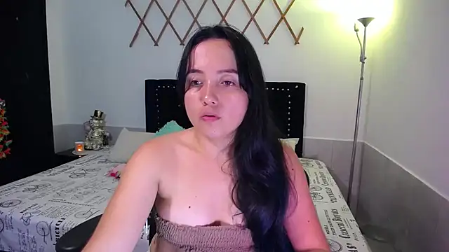 naughty girl 4u online show from October 1, 2025, 4:35 pm