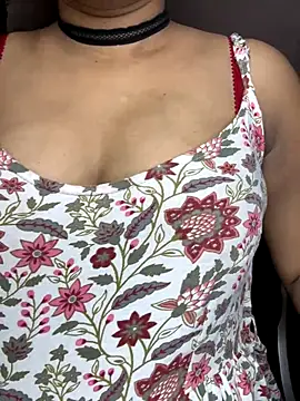 Snapshot of SCHOOL_Girl_0 chatting on September 26, 2025, 1:53 am SCHOOL Girl 0 online show from September 26, 2025, 1:53 am