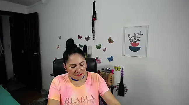 Snapshot of mature_bigboobs10 chatting on March 21, 2025, 8:06 am mature bigboobs10 online show from March 21, 2025, 8:06 am