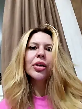 Snapshot of Lovers__Annn chatting on September 18, 2025, 1:24 pm Lovers Annn online show from September 18, 2025, 1:24 pm