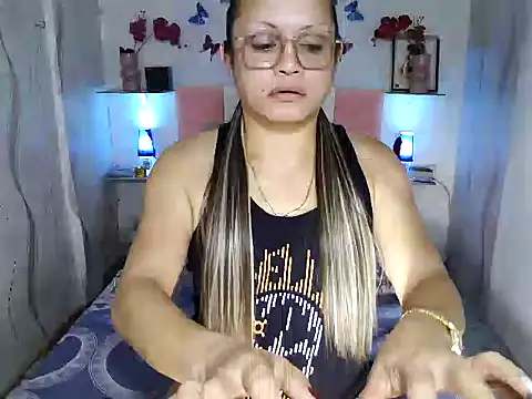 UrAsianPrincessDanie online show from February 23, 2025, 6:45 pm