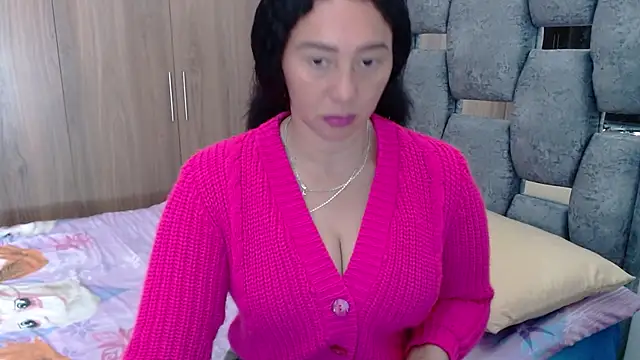 sara hott 1 online show from January 17, 2025, 4:57 pm