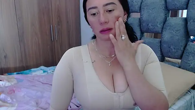 sara hott 1 online show from January 22, 2025, 8:59 pm