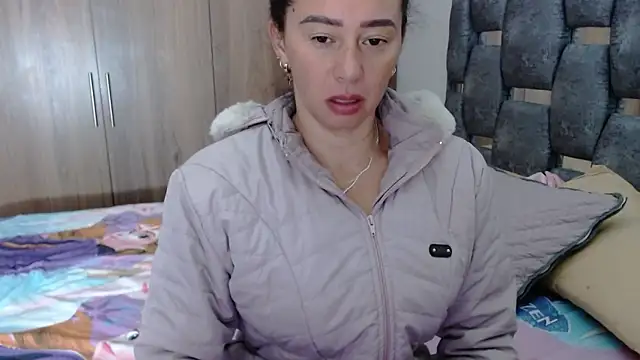 sara hott 1 online show from January 30, 2025, 12:27 pm