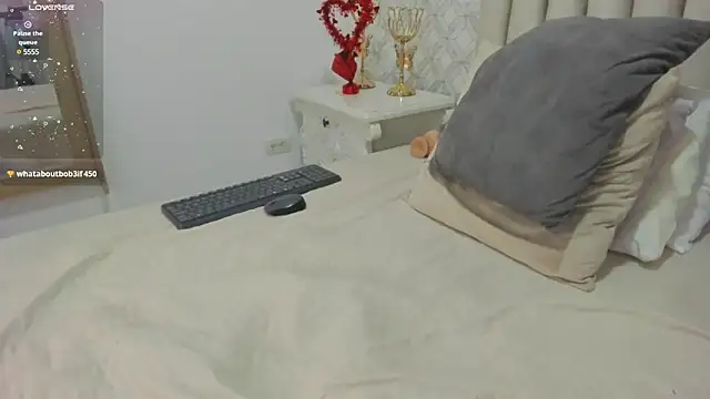 Snapshot of Pia_Johnson_ chatting on February 15, 2025, 5:51 am Pia Johnson online show from February 15, 2025, 5:51 am