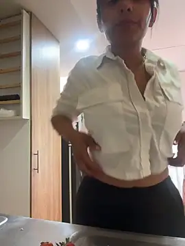 J loren online show from April 9, 2026, 8:36 pm