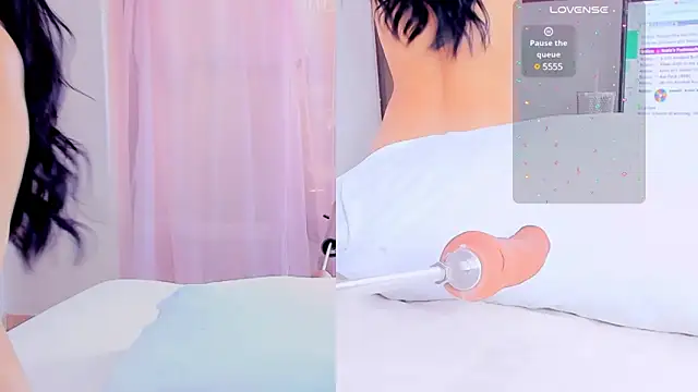 Snapshot of Sweet_Susie_ chatting on March 18, 2025, 8:37 pm Sweet Susie online show from March 18, 2025, 8:37 pm