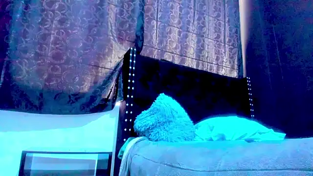 Snapshot of amareto_queen chatting on February 2, 2026, 7:23 pm amareto queen online show from February 2, 2026, 7:23 pm