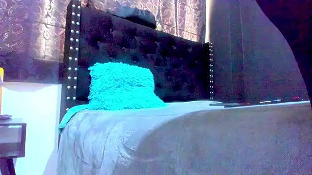 Snapshot of amareto_queen chatting on February 15, 2026, 7:21 pm amareto queen online show from February 15, 2026, 7:21 pm