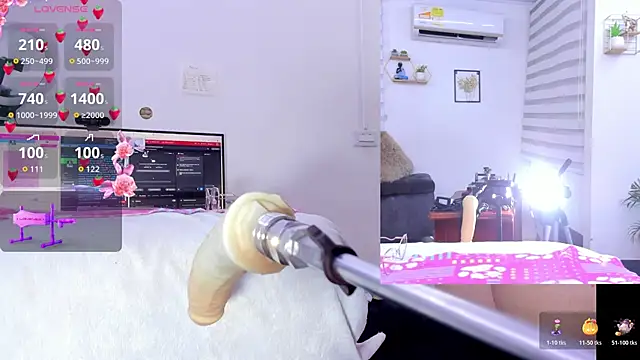 Snapshot of Soraya_Davis chatting on October 19, 2025, 9:10 am Soraya Davis online show from October 19, 2025, 9:10 am