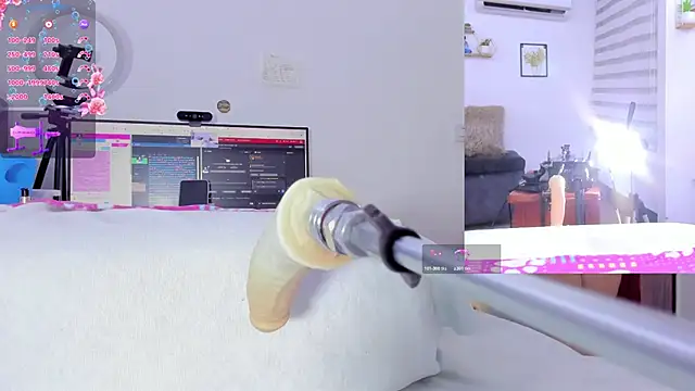 Snapshot of Soraya_Davis chatting on November 2, 2025, 9:22 am Soraya Davis online show from November 2, 2025, 9:22 am