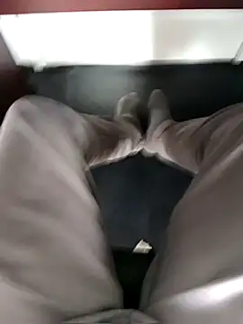 Snapshot of robinsan1010 chatting on March 11, 2025, 8:20 am robinsan1010 online show from March 11, 2025, 8:20 am