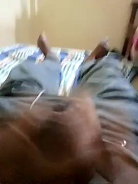 Snapshot of robinsan1010 chatting on March 19, 2025, 4:45 pm robinsan1010 online show from March 19, 2025, 4:45 pm