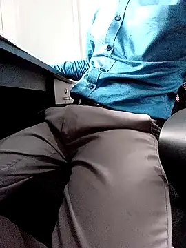 Snapshot of robinsan1010 chatting on March 20, 2025, 12:11 pm robinsan1010 online show from March 20, 2025, 12:11 pm