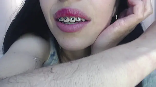 adriscute online show from February 8, 2025, 11:24 pm