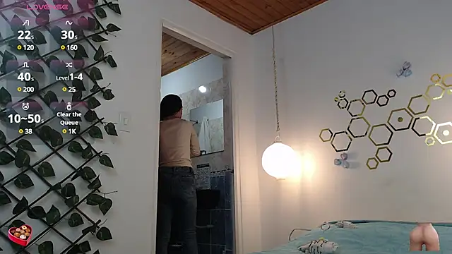 adriscute online show from March 12, 2025, 1:47 am