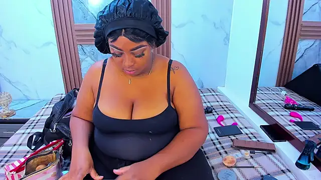 Snapshot of HannyMansonh chatting on February 8, 2025, 3:19 am HannyMansonh online show from February 8, 2025, 3:19 am