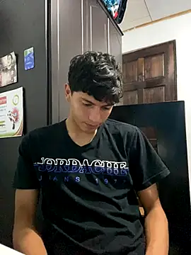 Snapshot of 11mairr chatting on September 30, 2025, 6:46 pm 11mairr online show from September 30, 2025, 6:46 pm