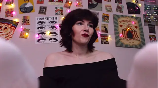 Luna Blake online show from March 21, 2026, 1:05 pm