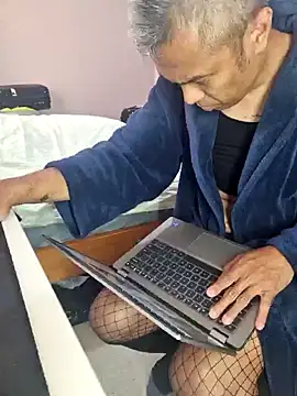 AmGuy23 online show from December 18, 2024, 12:32 am